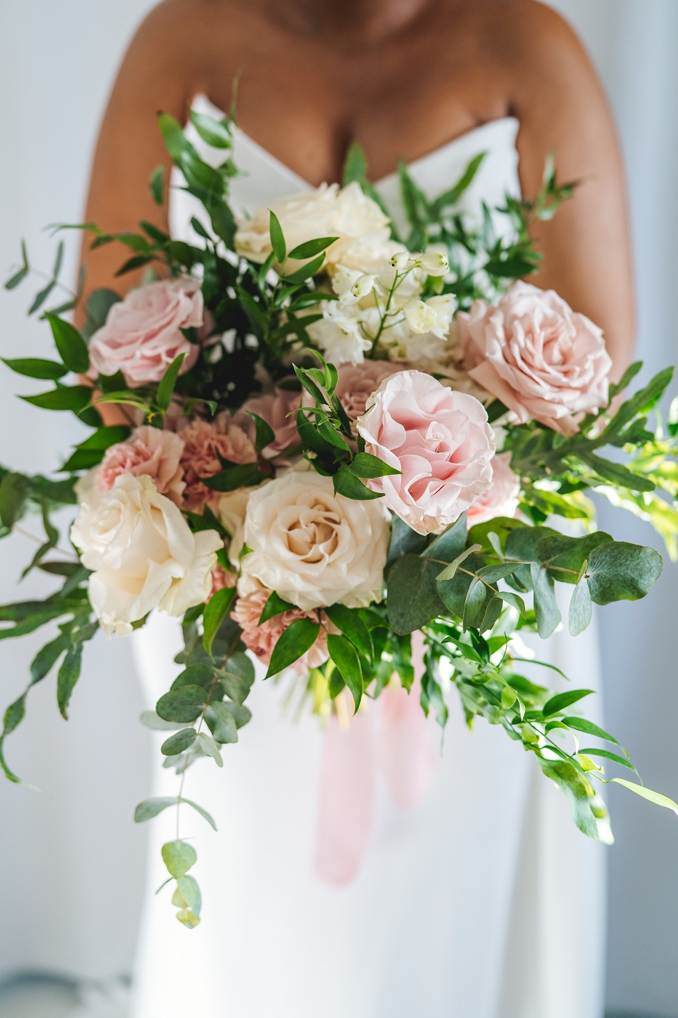 bouquets-elopement-wedding-in-santorini-greece